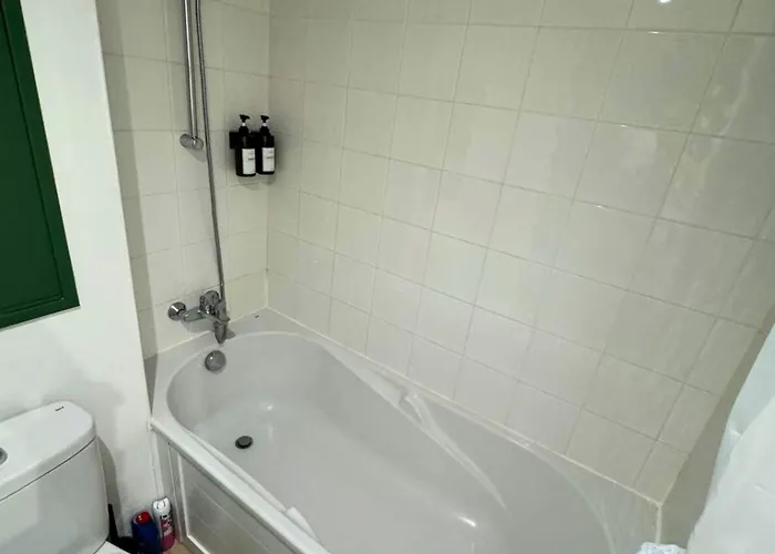 Oasis - Wifi, Clim, Vue, Equipe * Λούρδη